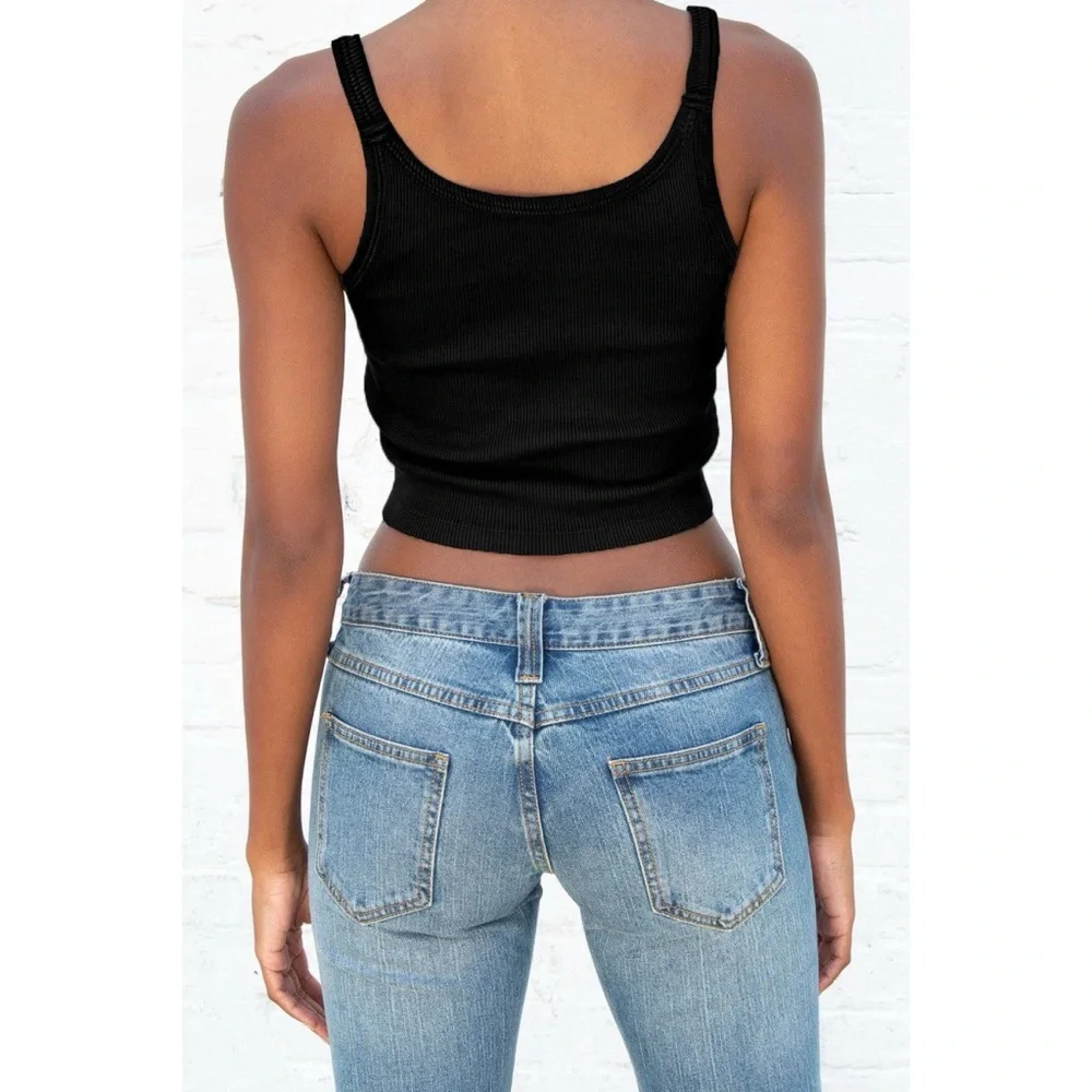 Black Ribbed Knit Cropped Tank Top - Picture 2 of 2